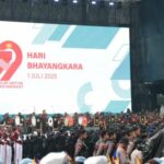 Assistido por Pabowo, milhares de funcionários garantiram o 79º aniversário de Bhayangkara em Monas
