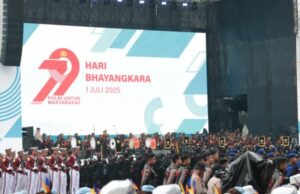 Assistido por Pabowo, milhares de funcionários garantiram o 79º aniversário de Bhayangkara em Monas Assistido por Pabowo, milhares de funcionários garantiram o 79º aniversário de Bhayangkara em Monas