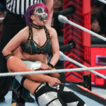 Asuka quebra o silêncio na recuperação de "lesão difícil"
