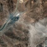 Ataques aéreos americanos deixam uma marca nos locais nucleares iranianos, revelando fotos de satélite Maxar