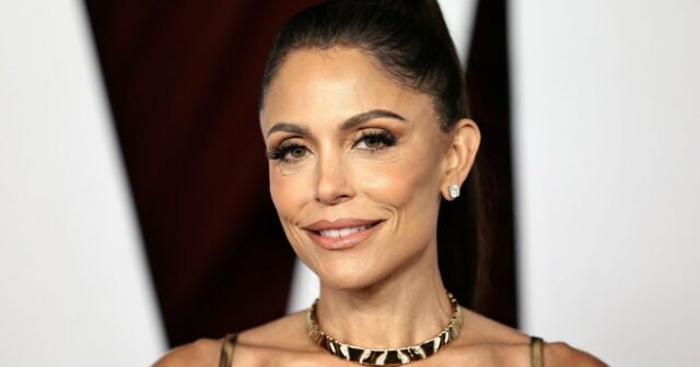 Bethenny Frankle declarou este maiô de US $ 38 a 'supermodelo de verão "

