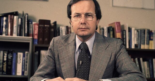 Bill Moyers, ex -assistente da Casa Branca e jornalista da PBS, morre em 91

