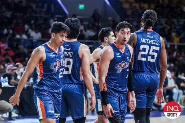 Meralco, Barangay Ginebra Gin Kings contra o PBA Commissioner Cup Quarter Finals 2 durante o jogo 2.