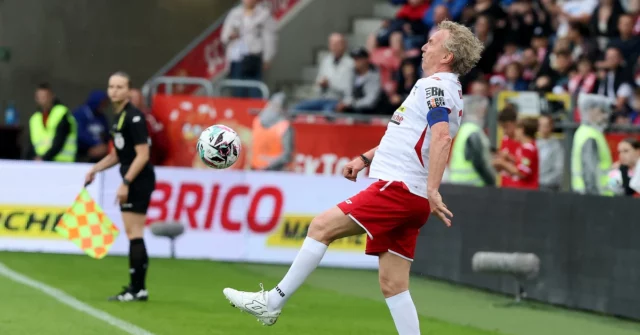 Boniek comentou a renúncia de Lewandowski. "Agora pipoca e eu vou ouvir os outros"

