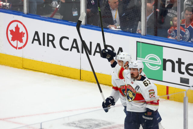 Brad Marchand se junta ao rar


