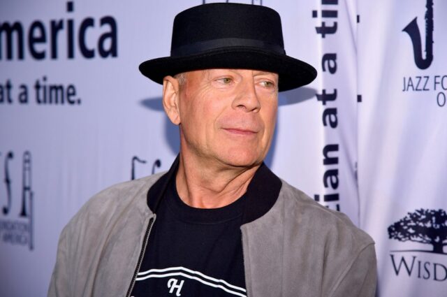 Bruce Willis acidentalmente disparou armas quando trabalhou em declínio: relatórios

