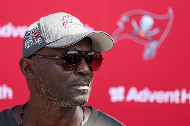 NFL: Tampa Bay Bokenhers Minicamp