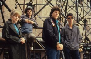 Cabeças falantes e a cena musical dos anos 70 merecem algo melhor do que ‘queimar a casa’ Cabeças falantes e a cena musical dos anos 70 merecem algo melhor do que 'queimar a casa'