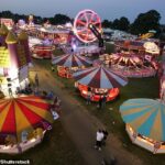 Fair de verão visitou o verão de Cambridge com mais de 800 anos