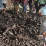 Caminho recém -inundado para o santuário preto de Maa Kormeno
