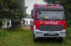 Campanha de pesquisa no lago Małewskie. Três adolescentes foram perdidos Campanha de pesquisa no lago Małewskie. Três adolescentes foram perdidos