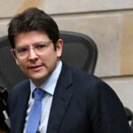 Candidato presidencial colombiano da direita para a Assembléia: Relatórios