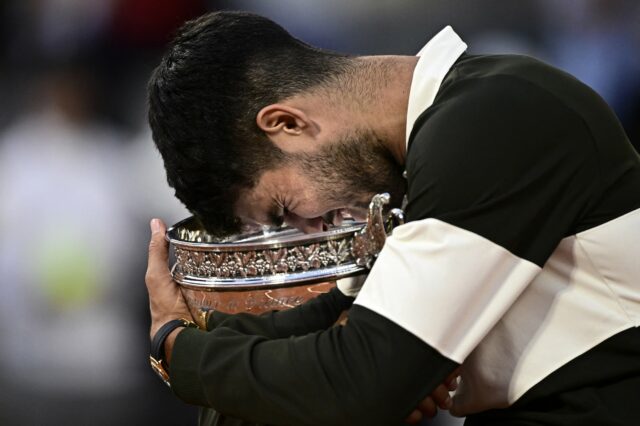 Carlos Alcaraz derrotou Jannik Sinner na final do Aberto da França