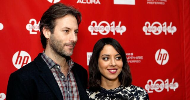 Celebrações Apoio à voz do Aubrey Plaza após a morte do marido