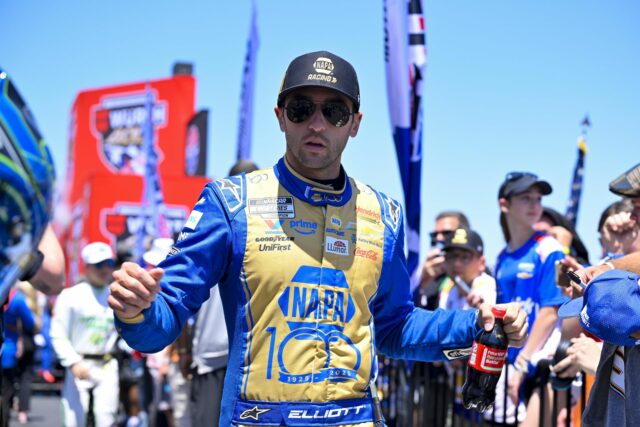 Chase Elliott admite que, após a aposentadoria no meio da última mudança dinâmica, ele não se comunicou com Carl Edwards

