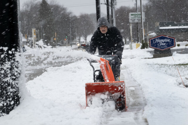 Chegada do inverno de junho em junho nos 2 estados, como 2 pés de neve, culpada

