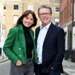 Família perdida há muito tempo: Nascido sem vestígios está agora em sua sétima série, o que ajuda as pessoas a abandonarem no nascimento a descobrir quem eram seus pais de verdade. Foto: Davina McCall e Nicky Campbell