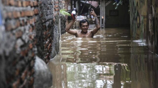 Chuva pesada yakarta, bpbd: 3 rt em oeste yakarta, até 40 cm foi inundado

