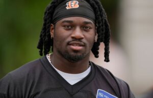 Bengals Prez: “Somplaria” Stewart ainda não assinado Cincy Rookie sai do acampamento no meio da disputa contratual