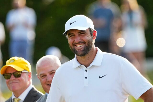 Scottie Scheffler 2025 Memorial Tournament Remove Tophy - Imagem Fonte: Imagn