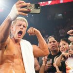 Com meus melhores votos de superestrela Cody Rhodes