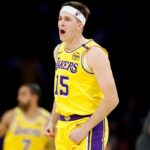 Como Austin colhe de Lakers lida com todos os rumores comerciais