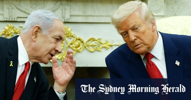 O ministro israelense de Israel, Benjamin Netanyahu, com Donald Trump em um trabalho oval em abril.