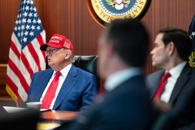 Como Trump mudou o futuro, mate uma conta suicida e outros comentários

