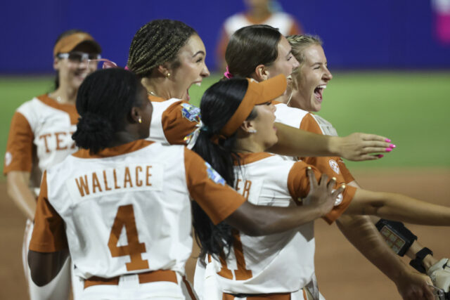Como assistir Texas vs Texas Tech: World Series Live Series Game

