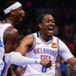 Como comprar Oklahoma City Thunder 2025 NBA Championship Merchandise: OKC NBA Tit Tit, camisetas, Gear