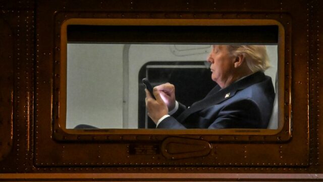 Captura de tela das especificações para o telefone T1 da marca Trump
