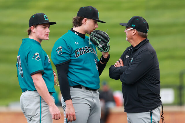Como parecer Coastal Carolina vs. Oregon State: Stream Stream World, Canal TV

