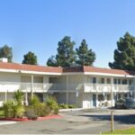 Hotel Complex 204 quartos na 2560 Fontaine Road, em East San Jose, que inclui um ótimo 8 de Wyndham e um motel.