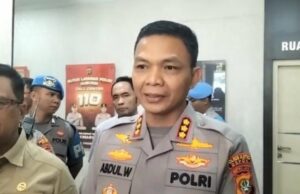 Confessa o ‘anel de um palácio’, um homem em Depok ameaçou os moradores de usar objetos suspeitos de serem senpi Confessa o 'anel de um palácio', um homem em Depok ameaçou os moradores de usar objetos suspeitos de serem senpi