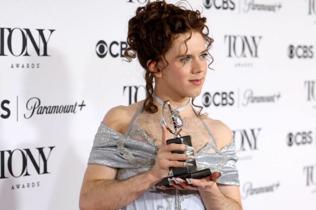 Cole Escola no 78º Tony Awards Anual (fonte: Getty)