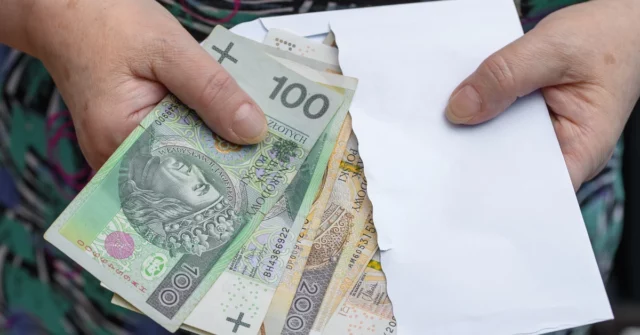 Corte e pensão social: quanto pode levar e quanto isso sai?

