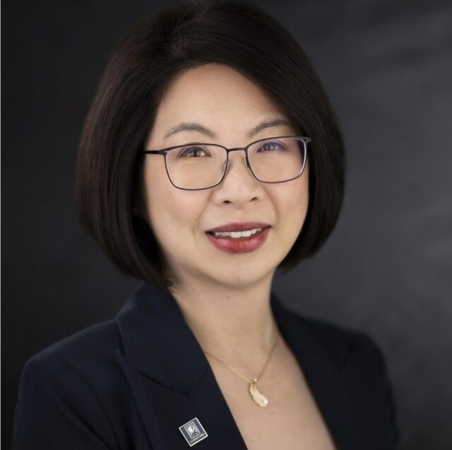Cupertino City Manager Pamela Wu folhas posição

