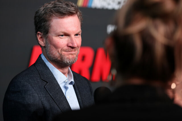 Dale Jr. No fechamento privado do pai: "Ninguém estava aqui desde que ele passou"

