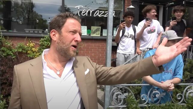 Dave Portnoy nega que tenha sido expulso da pizza no vídeo do vírus: "Os odiadores estão tão obcecados por mim"

