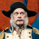 David Hyde Pierce como major -general Stanley em