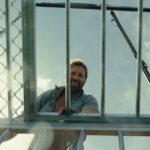 De volta às águas carregadas de tubarões, 'Dangerous Animals' é um filme de terror de sangue cansado