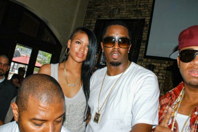 Defesa de Sean "Diddy" Combs afirma que o relacionamento do magnata com Cassie - a quem ele derrotou brutalmente - foi "uma grande história de amor moderna"

