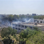 Depois do som de Ahmadabad, o Parlamento do Break foi estabelecido em Delhi