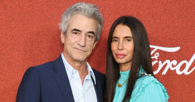 Dermot Mulroney e Prima Apollinaare participam da variedade de poder do jovem Hollywood em Neuehouse Los Angeles em 10 de agosto de 2023 em Hollywood.