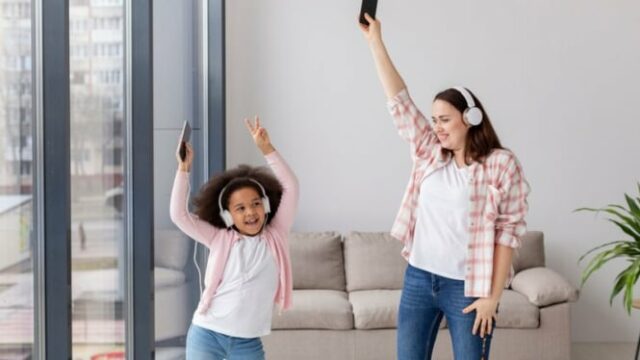 Desenvolva a imaginação das crianças através de atividades diárias, aqui estão 4 maneiras simples que as mães podem fazer em casa

