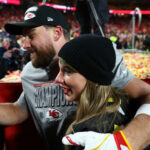 "Desesperado pela demografia feminina da NHL": os fãs de hóquei em Taylor Swift e Travis Kelce participam da final da Stanley Cup 4 na Flórida 4