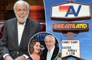 Dick van Dyke, 99, de repente desiste da festa de comédia por causa de uma doença misteriosa Dick van Dyke, 99, de repente desiste da festa de comédia por causa de uma doença misteriosa