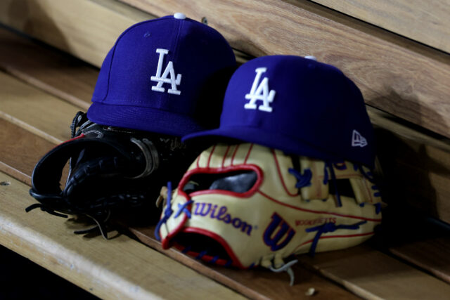 Dodgers carregados precisam reforçar; O cardeal arremessador se encaixa em seu plano?

