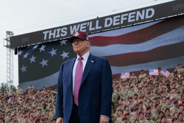 Donald Trump diz que eu poderia implementar militares em outras cidades

