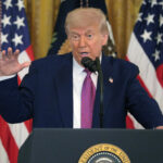 Donald Trump responde a 'nenhum rei' protestos-'não somos um rei'